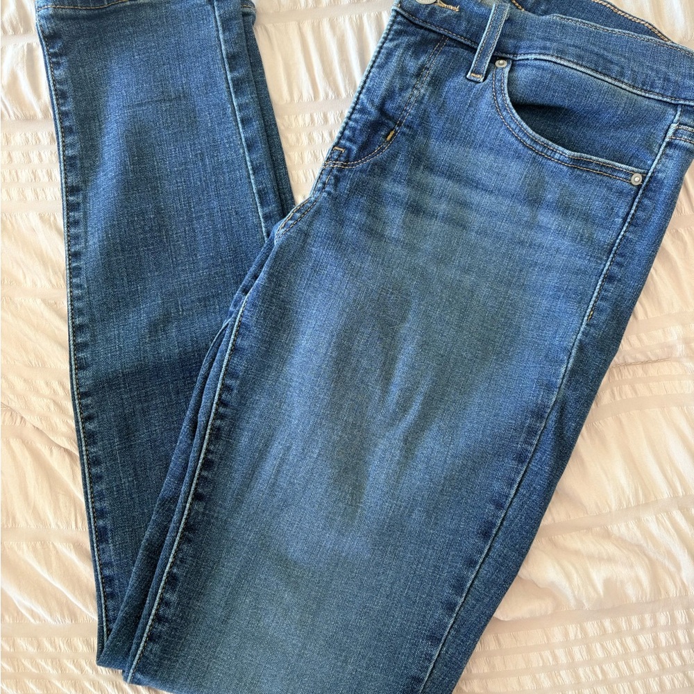Levi's Women's Skinny Jeans in Classic Blue